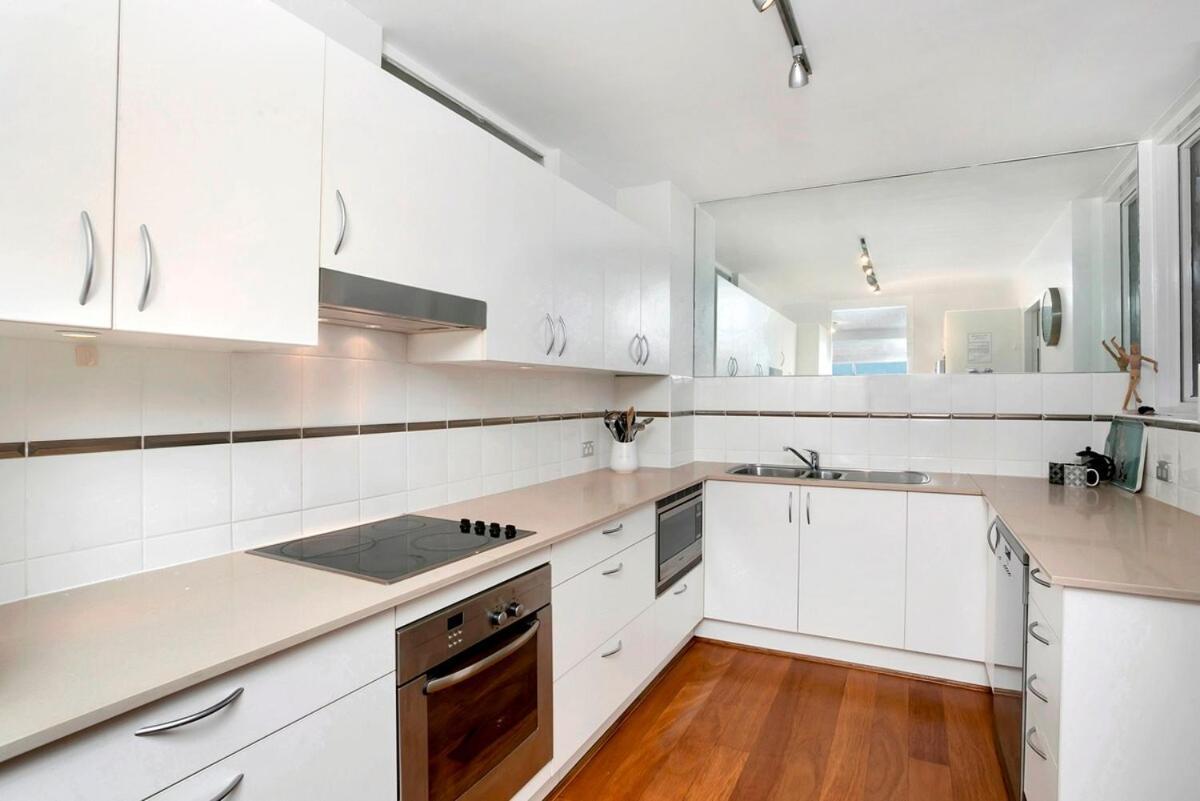 Man29 - Beautiful 2 Bedroom Manly Wharf Views Apartment *